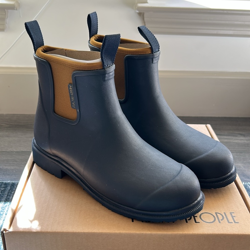 Waterproof Chelsea Rain Boots for Women - Black with Tan Trim